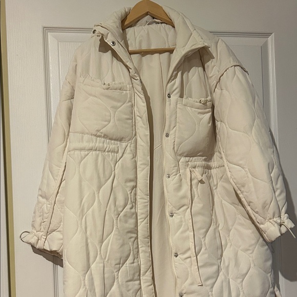 NWOT Motherhood Maternity Puffer Jacket in winter white - Picture 4 of 7